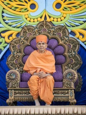 BAPS' divine and dazzling gathering for its guru | Indian Link