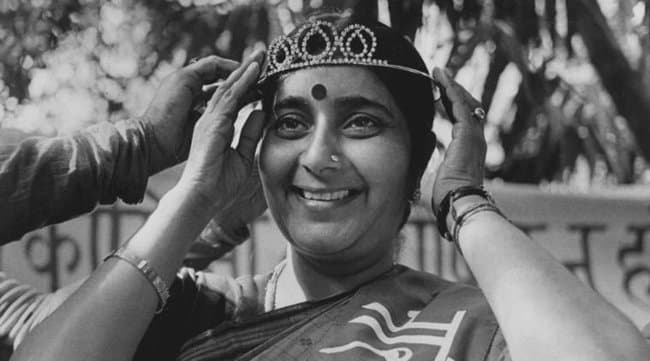 Sushma. Indian Link3
